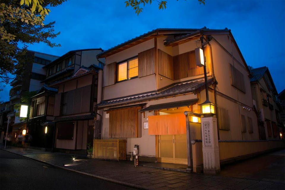 Sakura Riverview Gion Villa in Kyoto