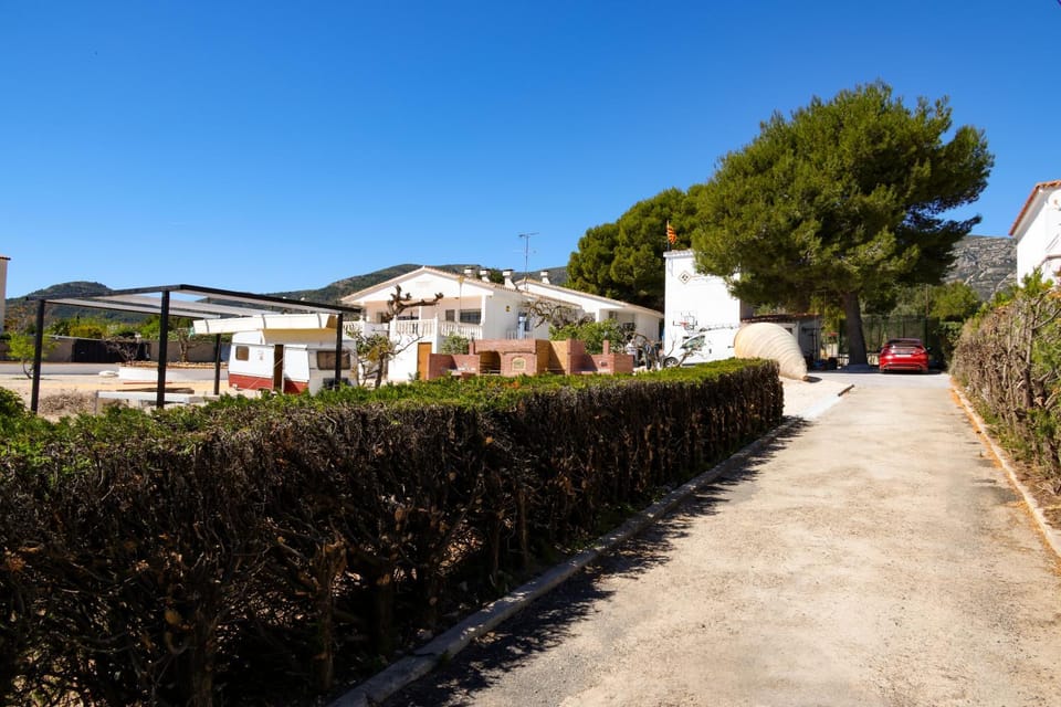 Property building, Natural landscape, Mountain view, Parking