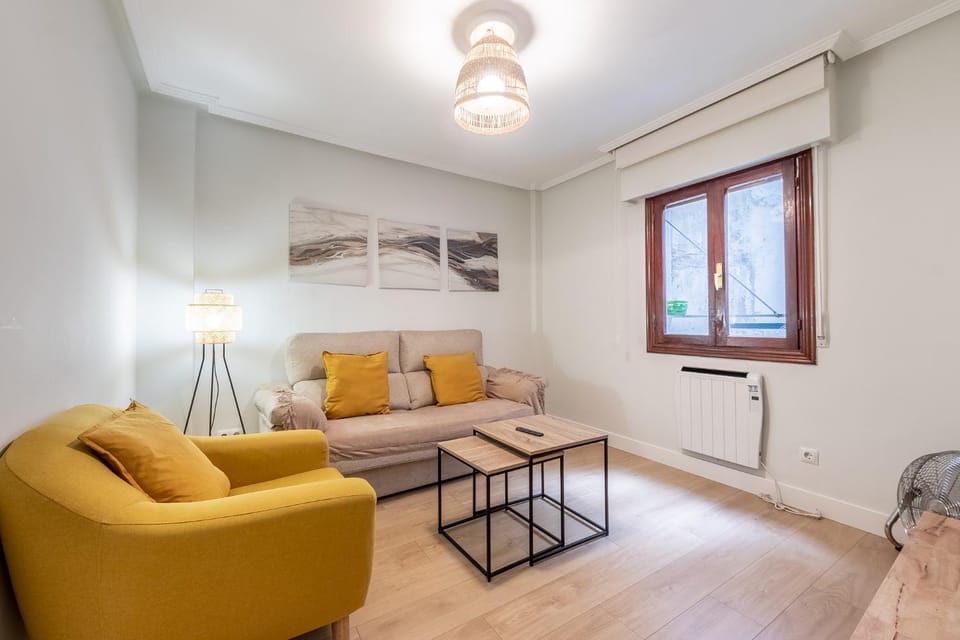 TV and multimedia, Living room, Lounge or bar