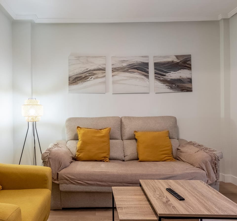 TV and multimedia, Living room, Lounge or bar