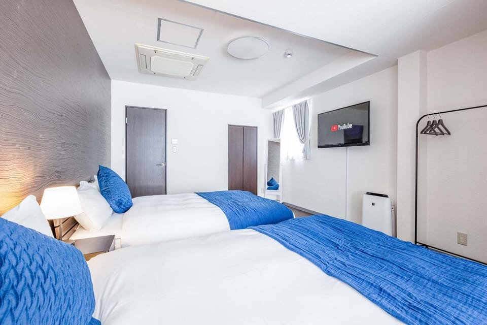 Bed, TV and multimedia, Bedroom, air conditioner