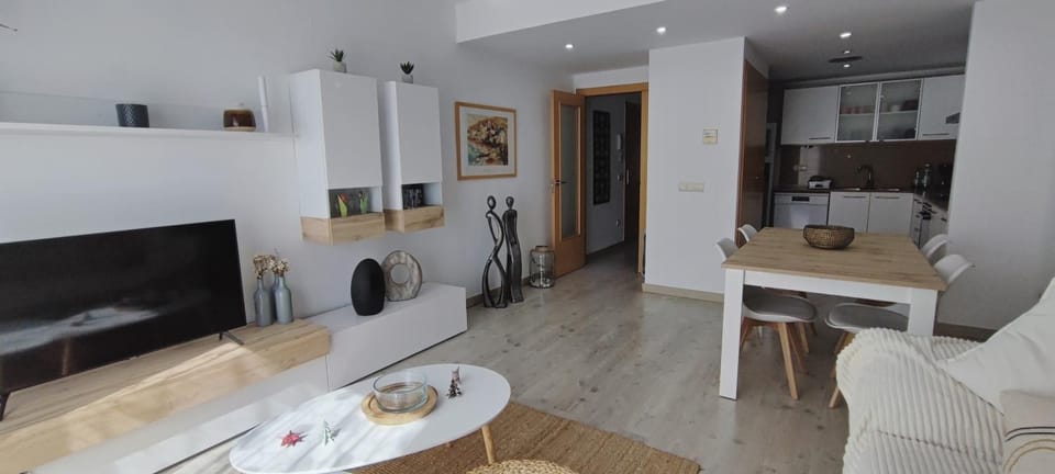 TV and multimedia, Kitchen or kitchenette, Living room, Dining area