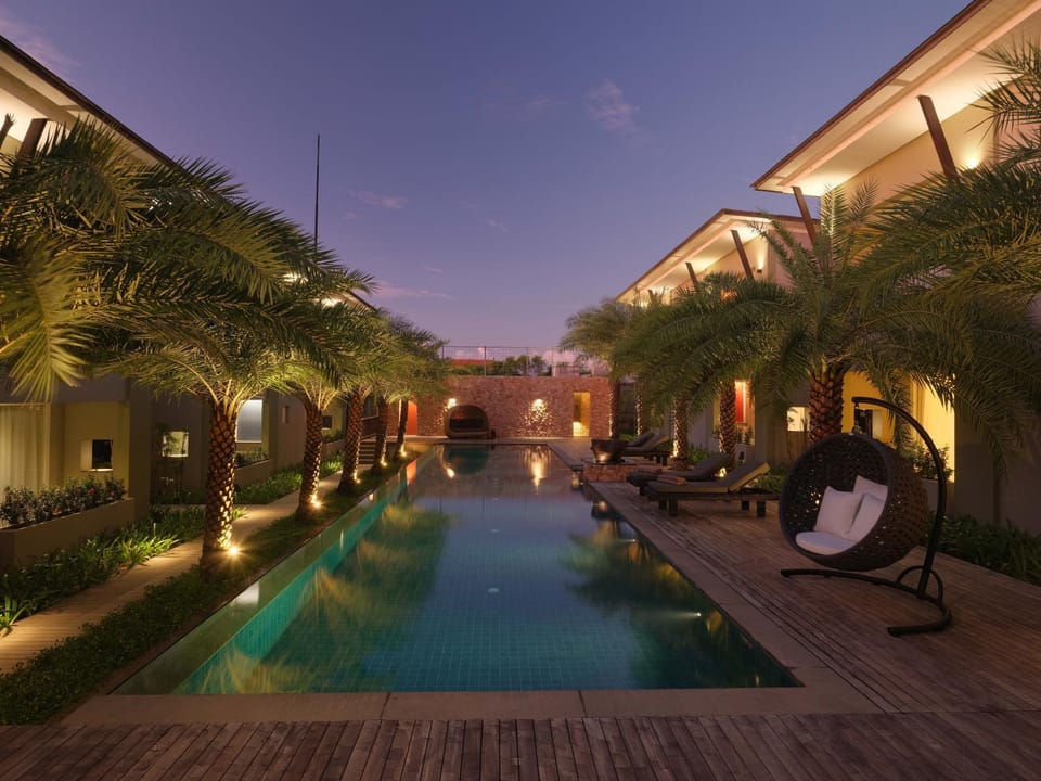 Night, Pool view, Swimming pool, sunbed