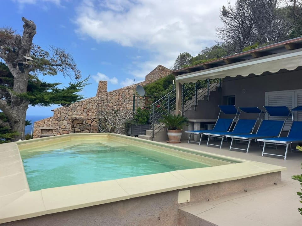 VILLA ŚWISTAKKO Villa in Sardinia