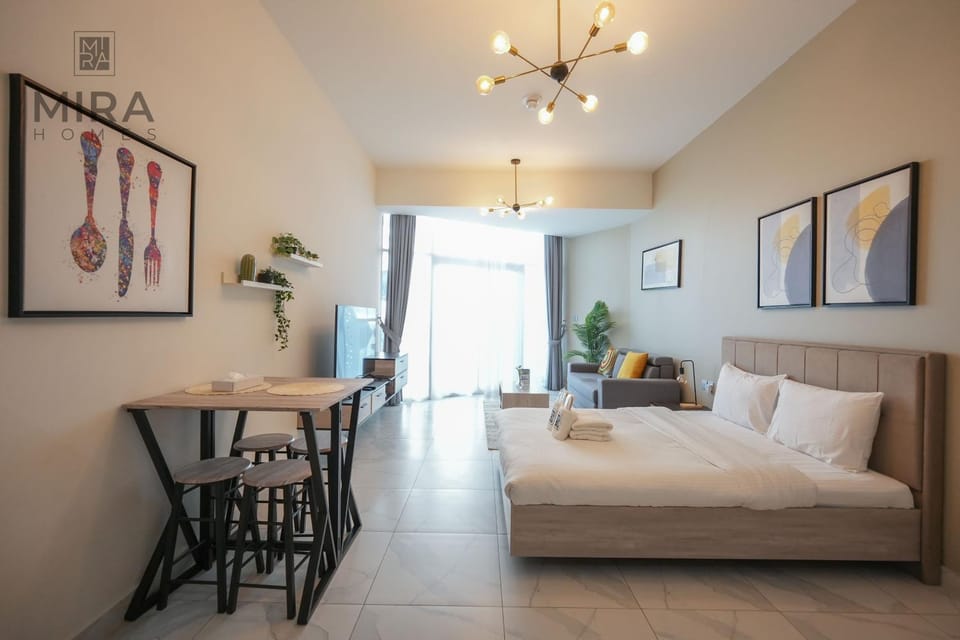 Bed, Seating area, Dining area, Bedroom