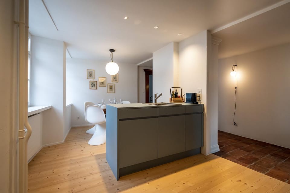 Coffee/tea facilities, Kitchen or kitchenette, Dining area