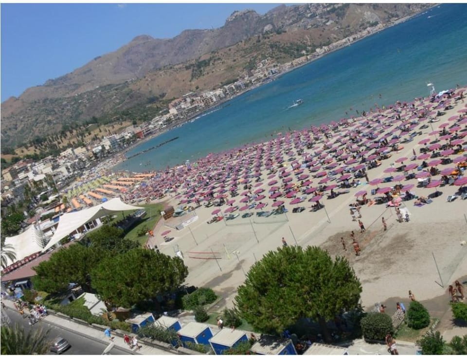 Sileno Beach Giardini Naxos House in Naxos