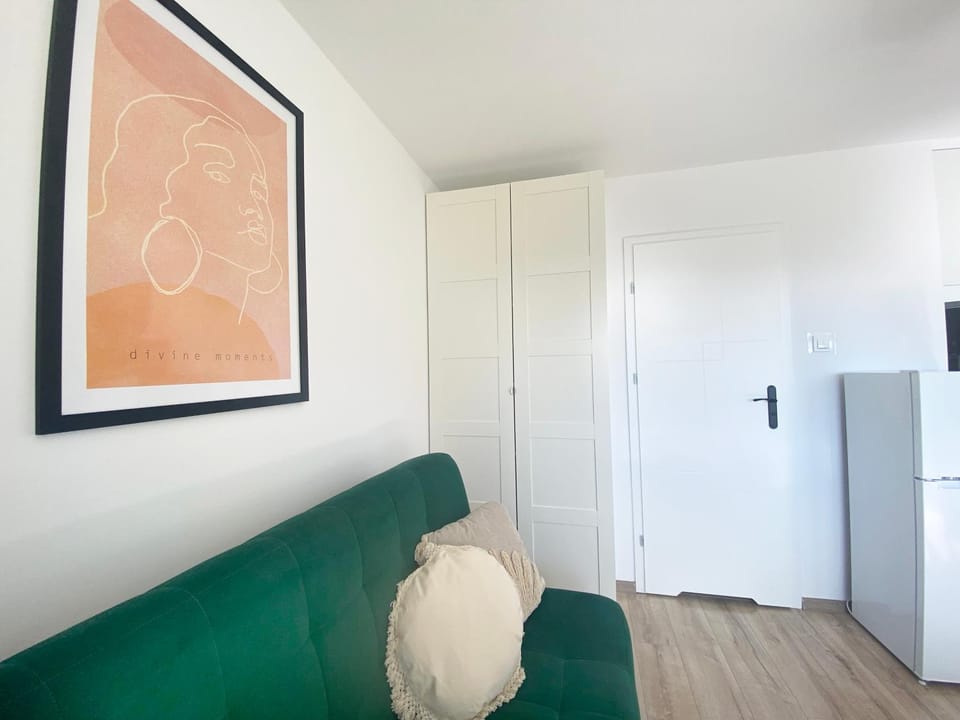 Seating area, wardrobe