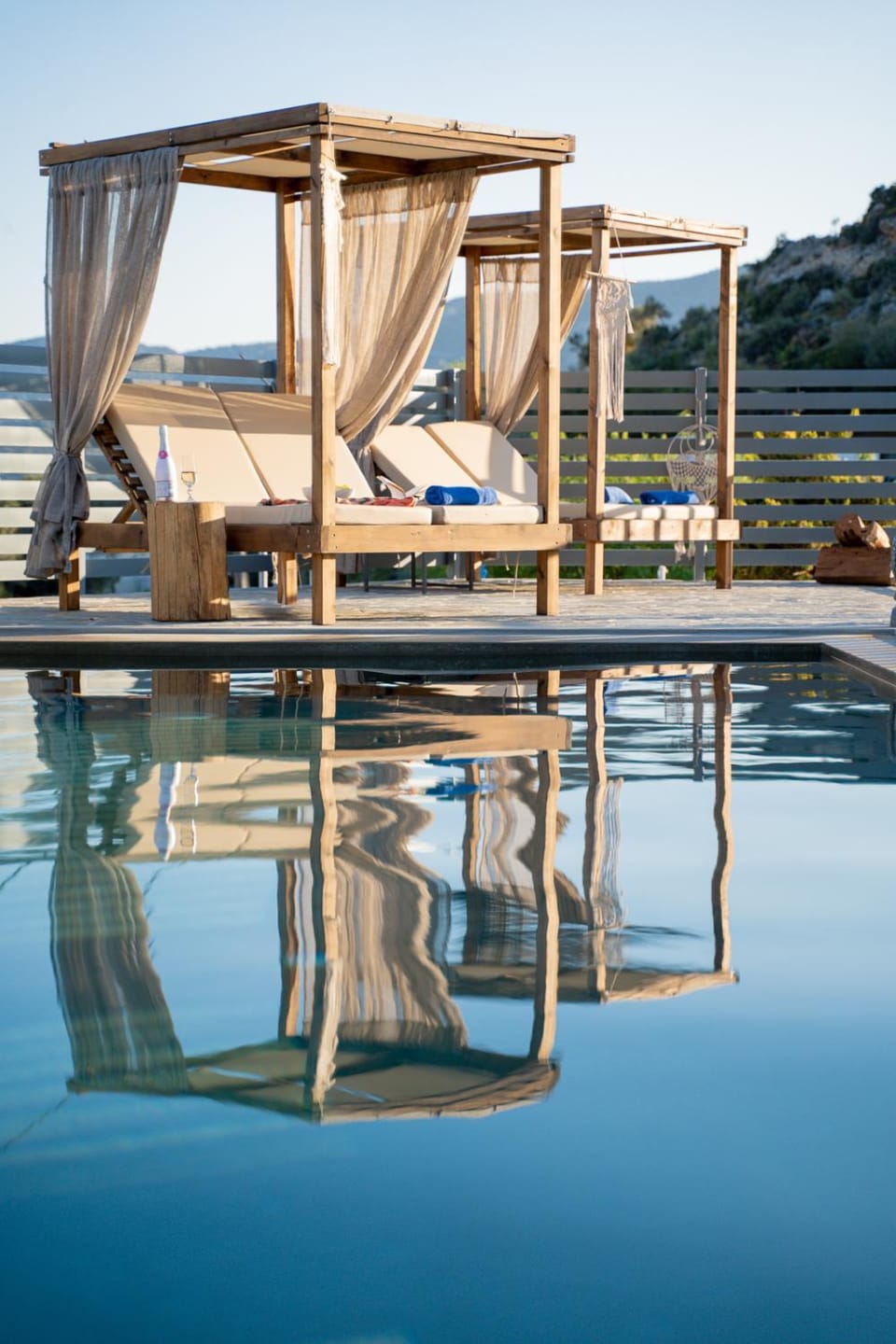 Day, Natural landscape, Pool view, Swimming pool, sunbed