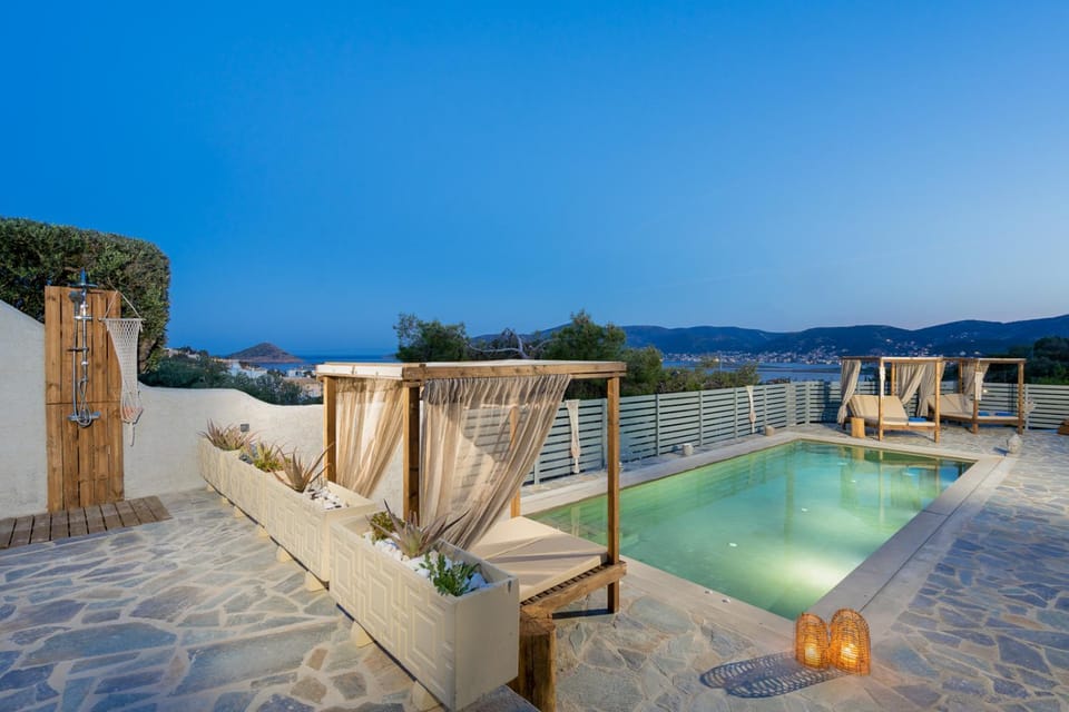 Patio, Natural landscape, Mountain view, Pool view, Swimming pool, sunbed