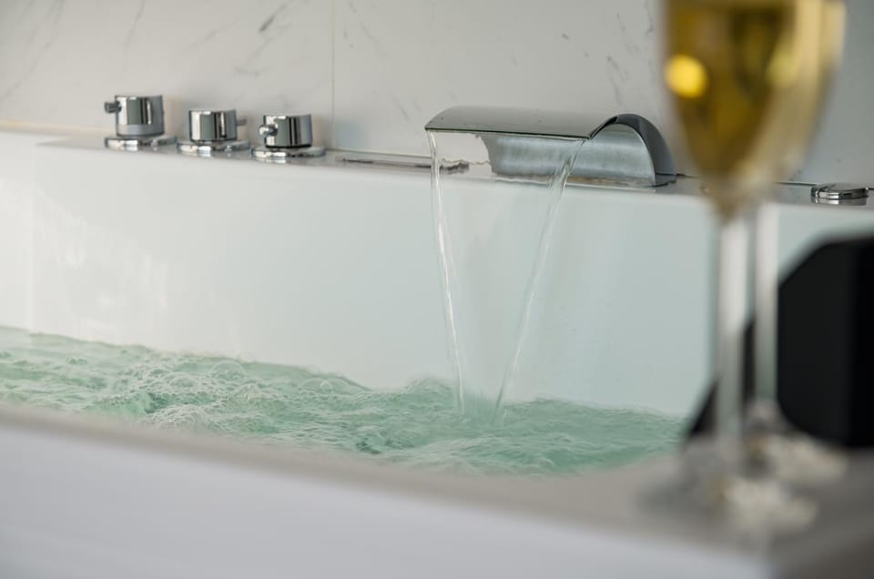 Hot Tub, Bath