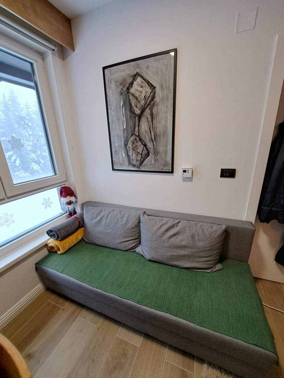 Bed, Living room, Seating area