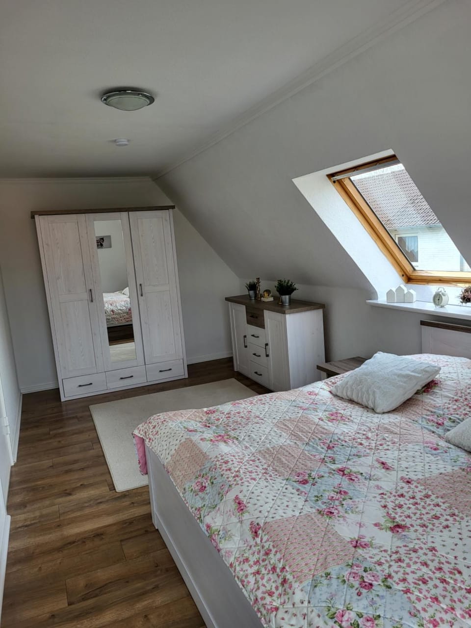 Bed, Bedroom, wardrobe
