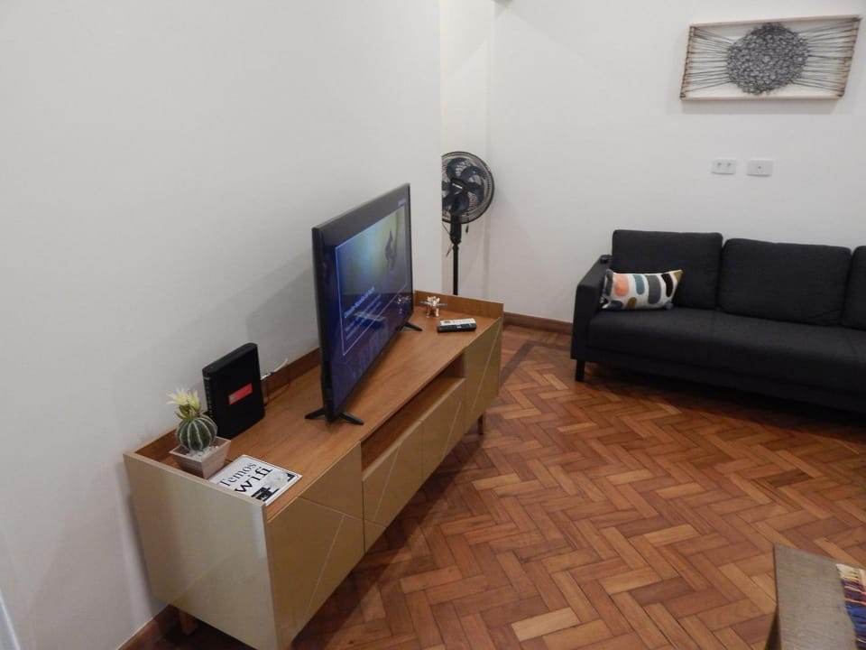 Charmoso e espaçoso 2 Qts à 4 minutos a pé do Mar Apartment in Rio de Janeiro