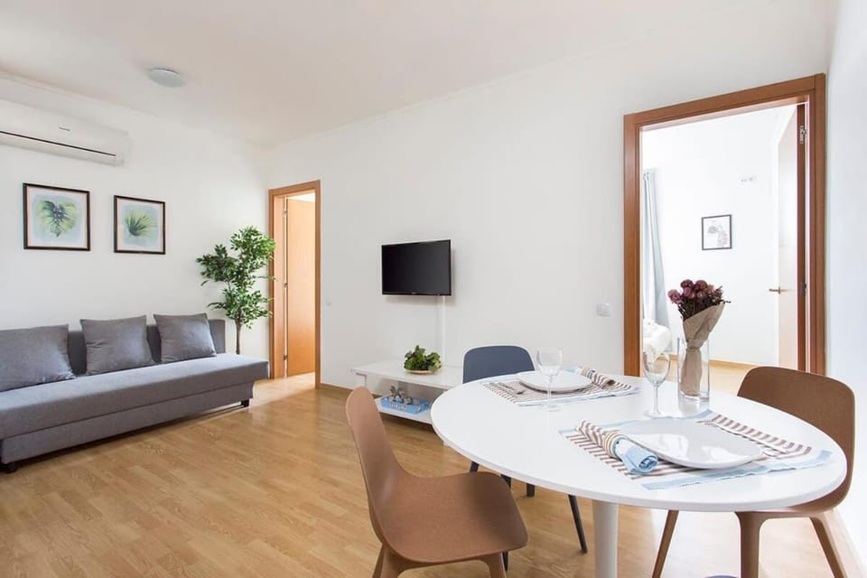 The Collection Barcelona - Sunny 3BD only for Families in Poblenou next to the sea! Apartment in Barcelona