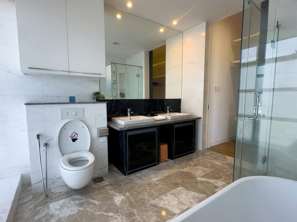 Shower, Toilet, Bathroom