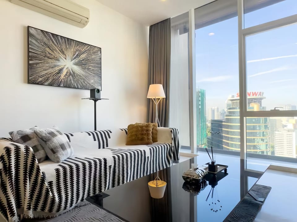 View (from property/room), Living room, Seating area