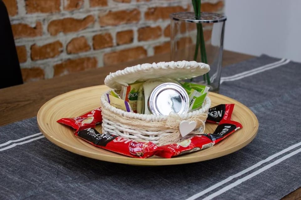 Food and drinks, Food