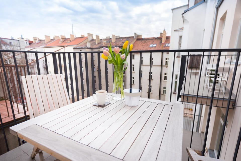 Bright Studios near Old Town & Excellent City Access by EasyBNB Premium Apartment in Prague