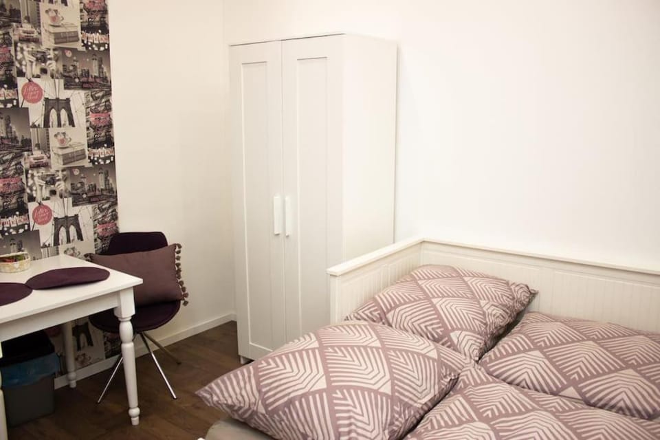 Bed, Photo of the whole room, Bedroom, hair dresser