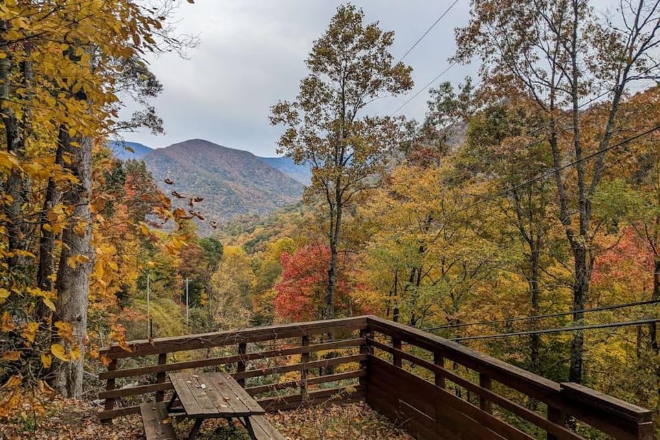 Elk Valley Lodge House in Maggie Valley