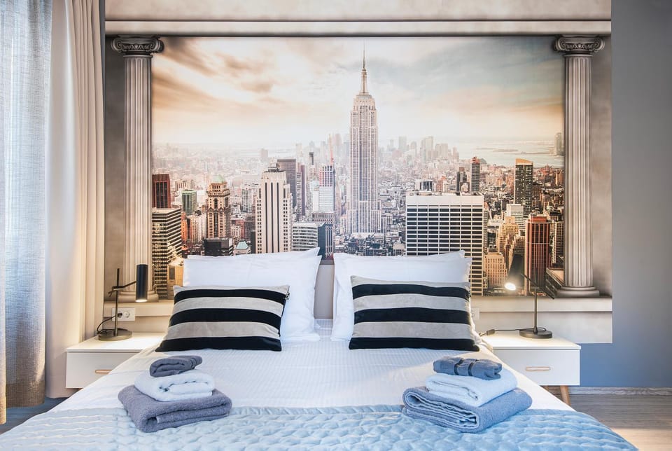 Bed, Bedroom, towels