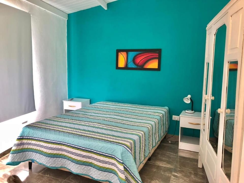 Bed, Photo of the whole room, Bedroom, Area and facilities, locker, air conditioner