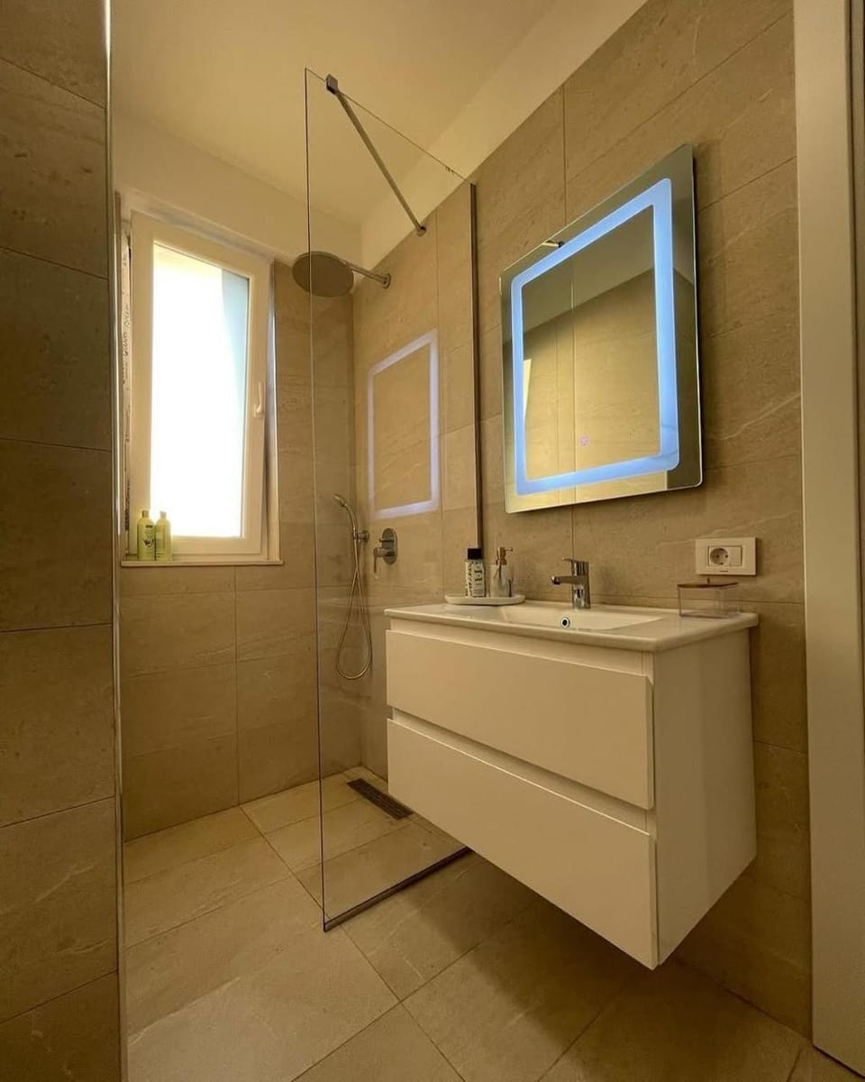 Shower, Bathroom