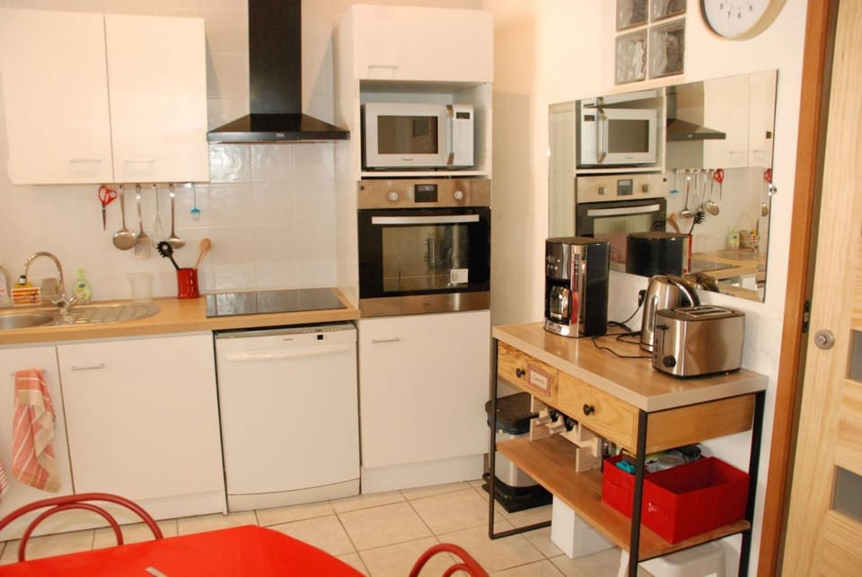 pet friendly, kitchen