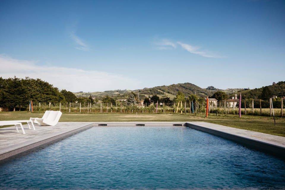 Nearby landmark, Spring, Day, Natural landscape, Pool view, Swimming pool, sunbed