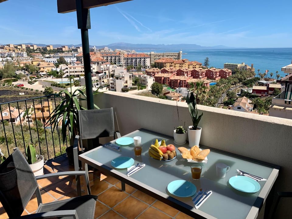 Natural landscape, View (from property/room), Balcony/Terrace, Banquet/Function facilities, City view