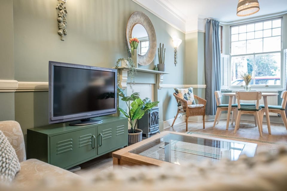 TV and multimedia, Living room, Seating area