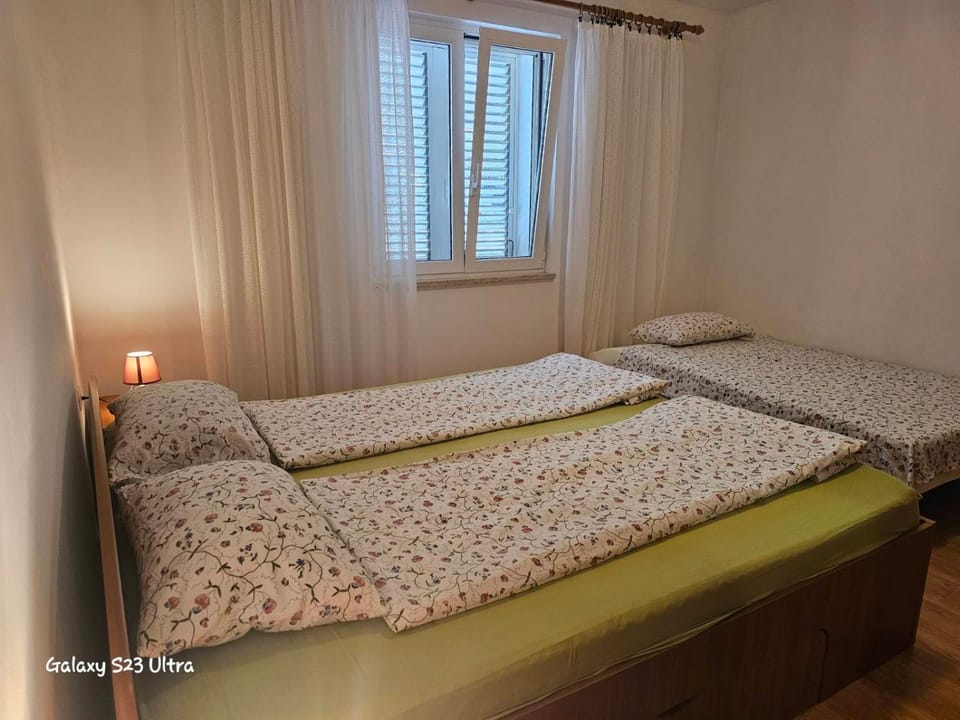 Ground floor - friendly apartment in the garden + free parking Apartment in Poreč