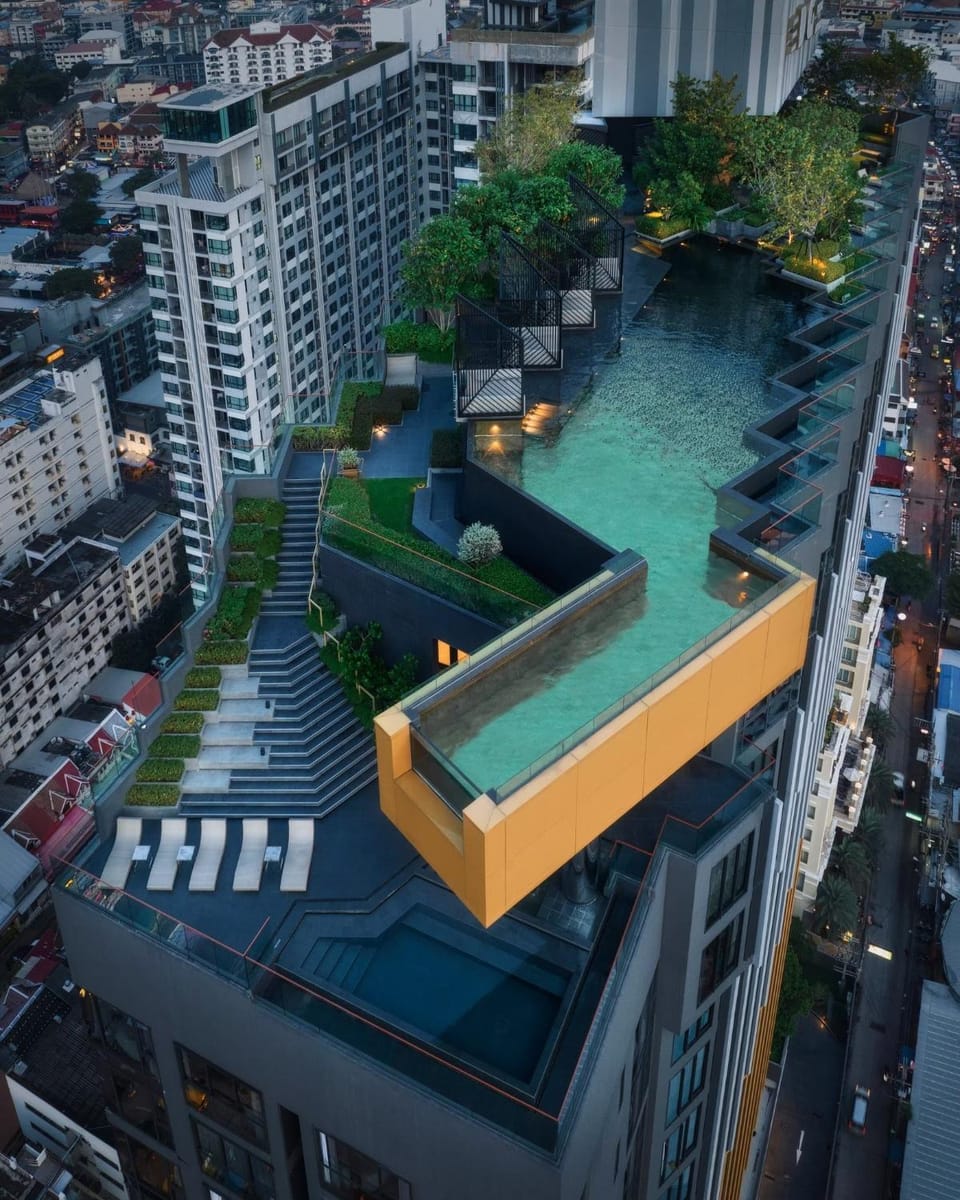 Hot Tub, Swimming pool