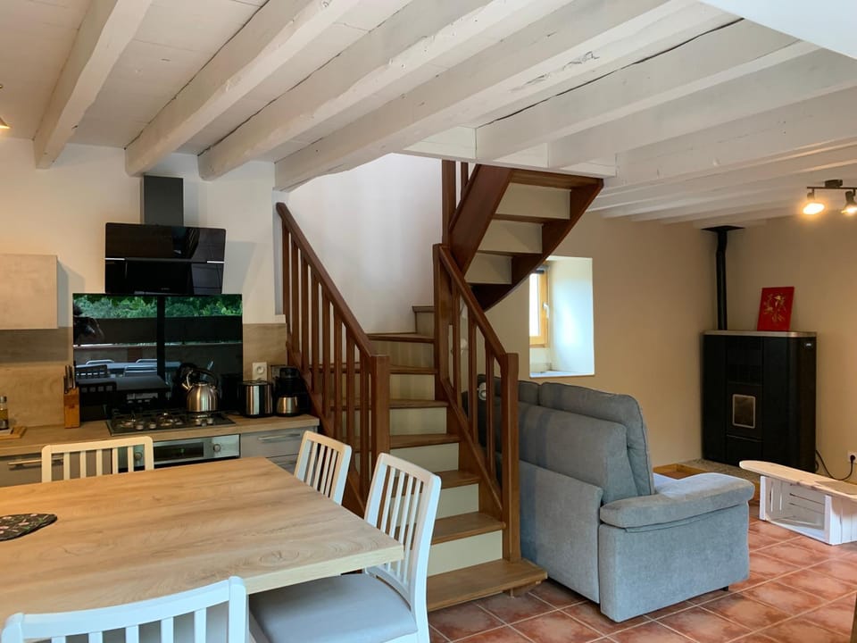 Seating area, Dining area