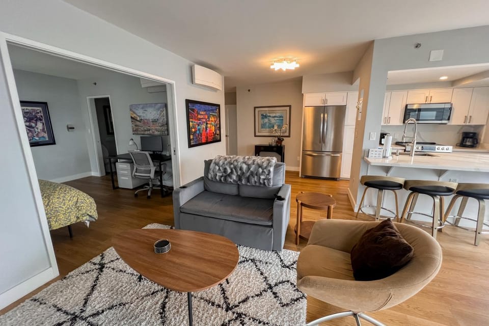 Serene in Seattle Apartment in Pike Place Market