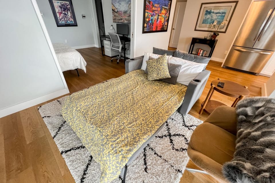 Serene in Seattle Apartment in Pike Place Market