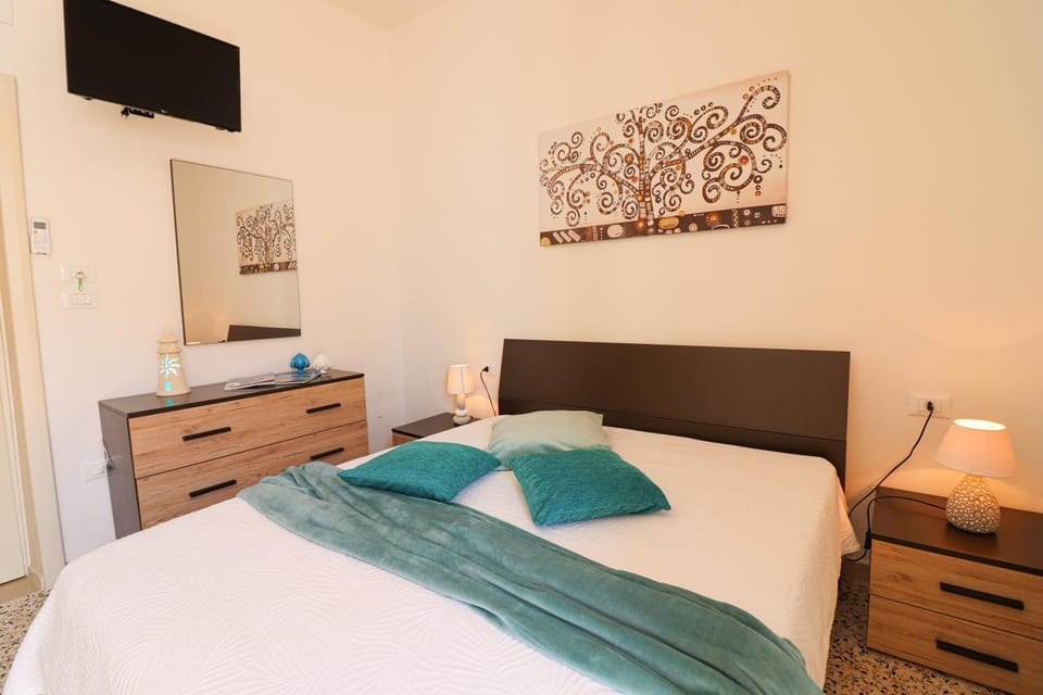 Living room, Bedroom