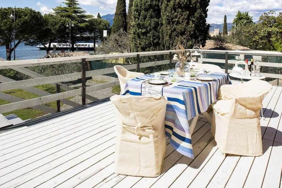 Villa Gardesana Torri del Benaco House in Torri del Benaco