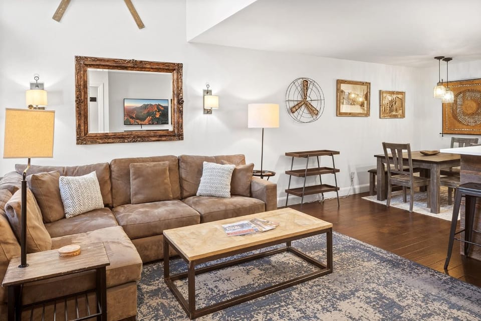 Mountain View Dream on River Trail - Hot Tub, Garage, Lift 7 Ski In Out condo Apartment in Telluride