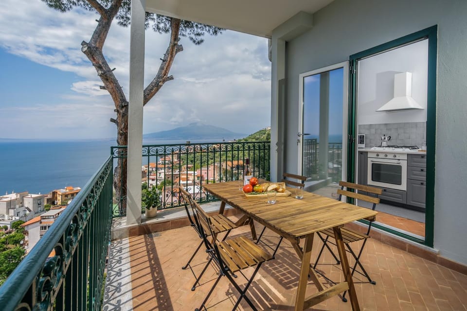 Patio, Natural landscape, Balcony/Terrace, Kitchen or kitchenette, Dining area, Mountain view, Sea view