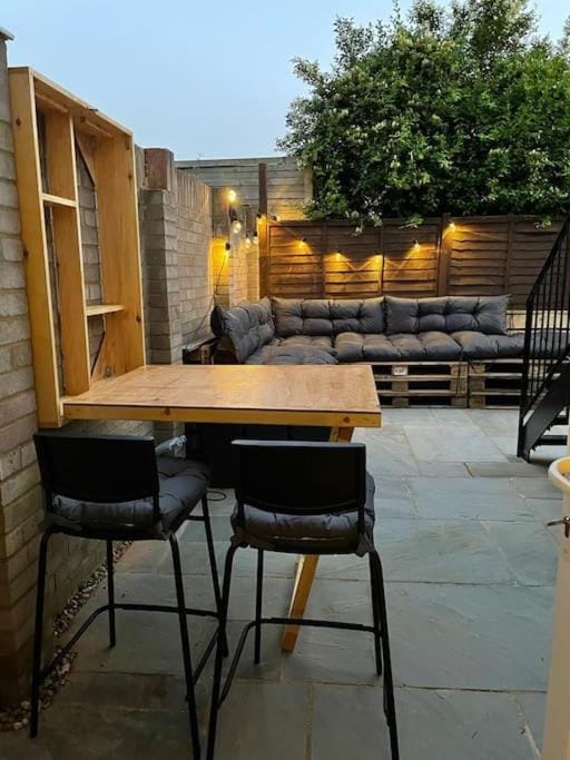 Central Windsor Modern Garden Flat, Walk 2 Sights - By Tempstay Apartment in Windsor
