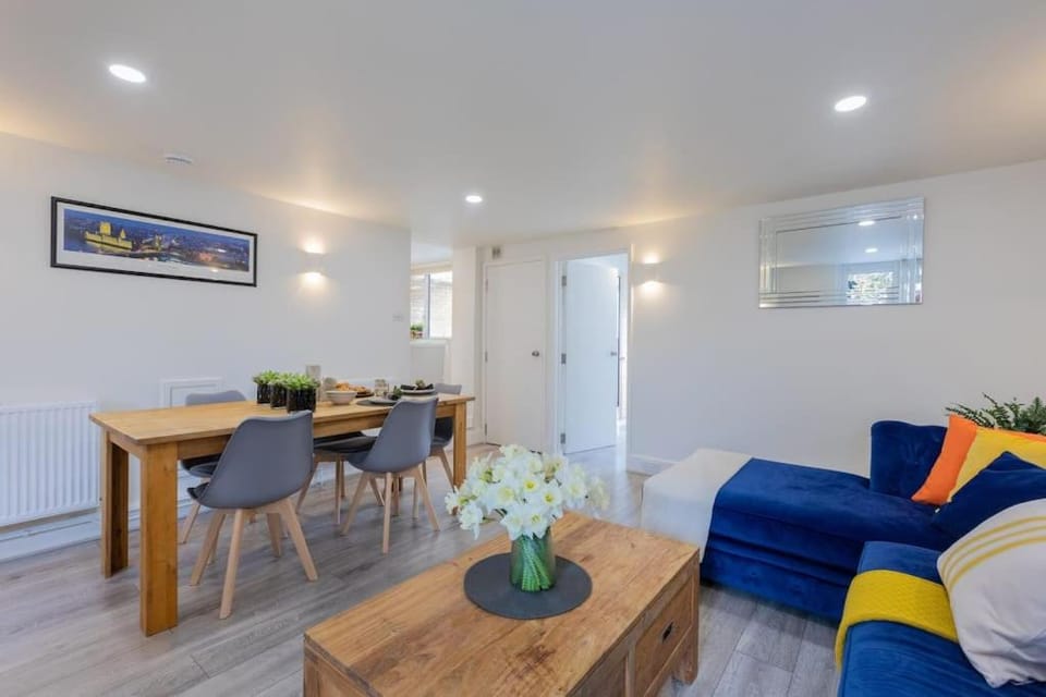 Central Windsor Modern Garden Flat, Walk 2 Sights - By Tempstay Apartment in Windsor