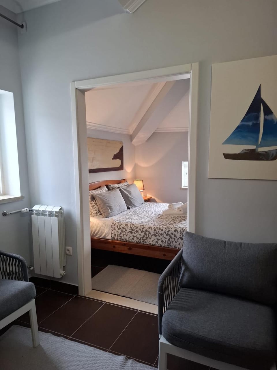 Bed, Living room