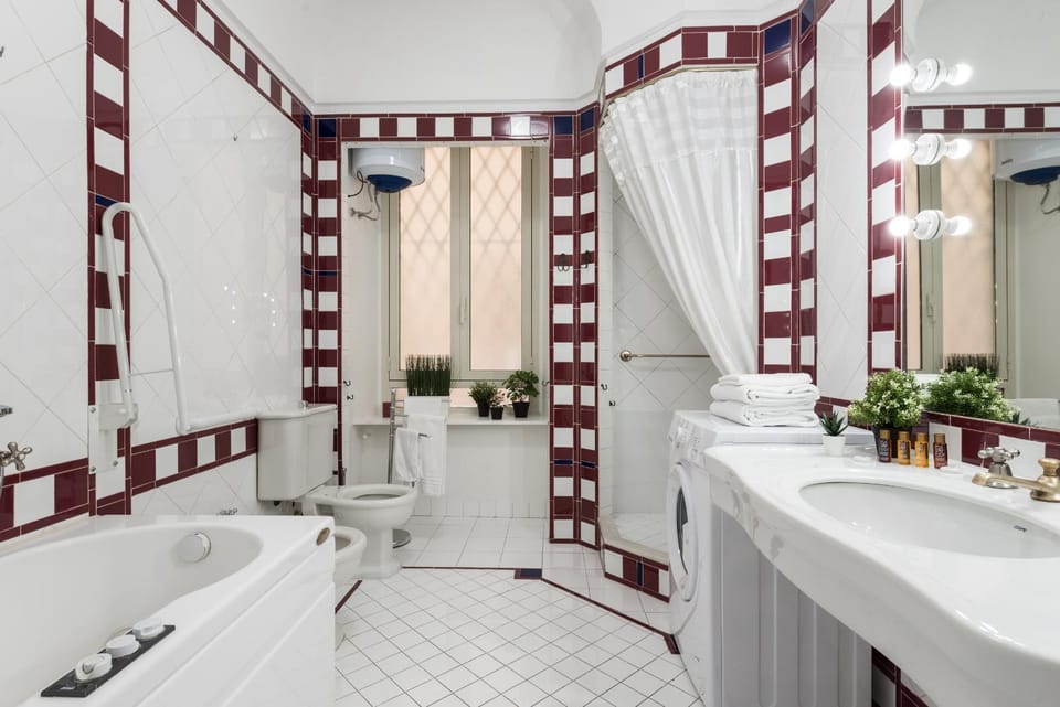 Shower, Toilet, Bathroom, Bath