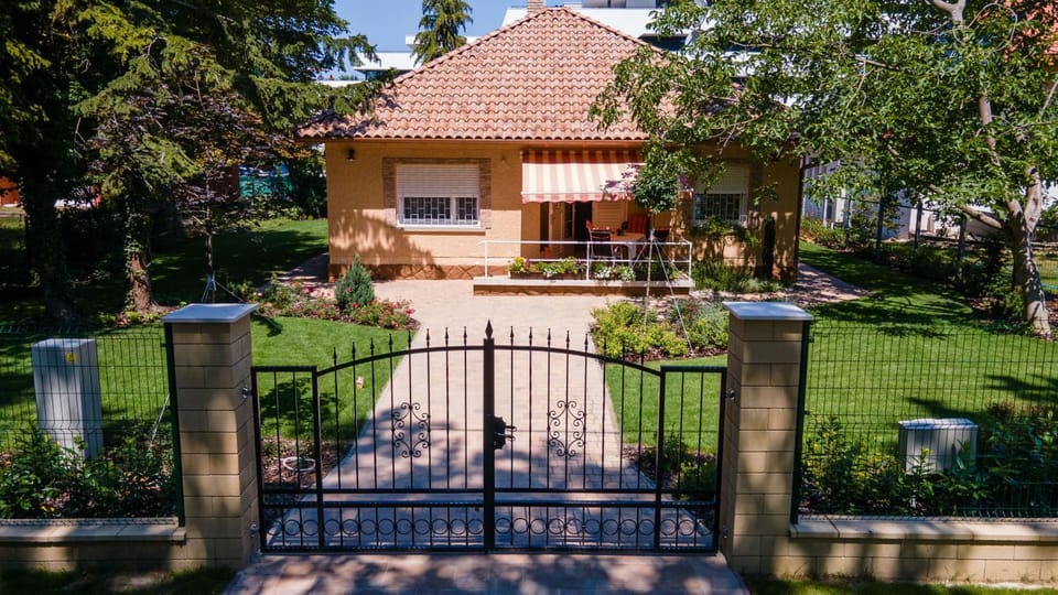 Property building, Natural landscape, Garden, Garden view
