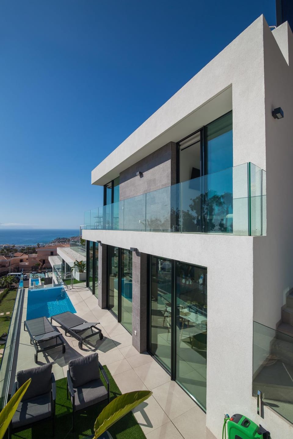 Property building, Day, View (from property/room), City view, Garden view, Mountain view, Pool view, Sea view, Swimming pool
