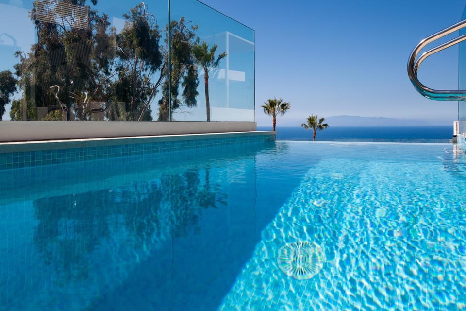 Property building, Day, View (from property/room), City view, Garden view, Sea view, Swimming pool