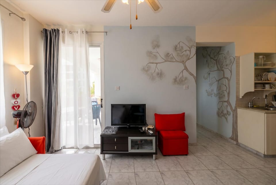 Cozy 1 bedroom apartment in walking distance to the municipal beach Apartment in Paphos