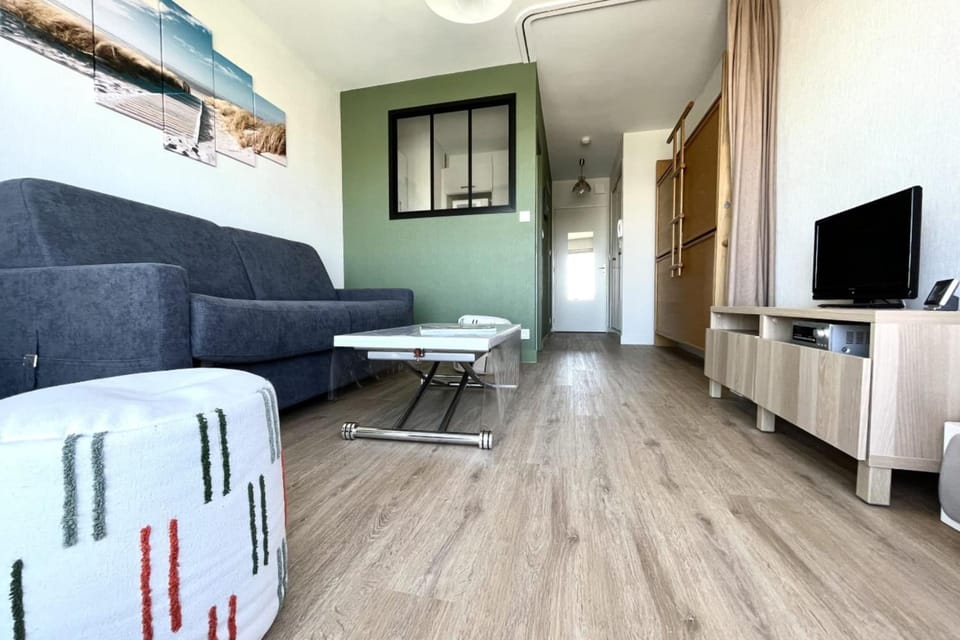 Pretty and bright studio with view on the harbor Apartment in Les Sables-d'Olonne